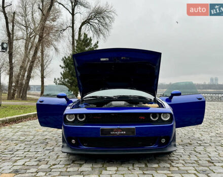 Синій Додж Challenger, об'ємом двигуна 5.65 л та пробігом 22 тис. км за 29999 $, фото 7 на Automoto.ua