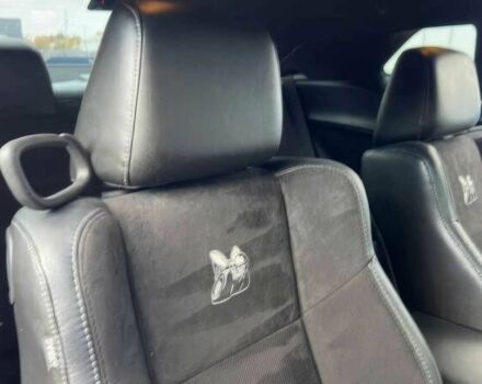 Синий Додж Челенджер, объемом двигателя 6.4 л и пробегом 46 тыс. км за 9900 $, фото 8 на Automoto.ua