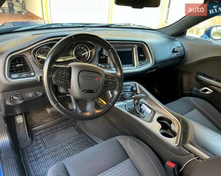 Синий Додж Челенджер, объемом двигателя 3.6 л и пробегом 128 тыс. км за 18500 $, фото 12 на Automoto.ua