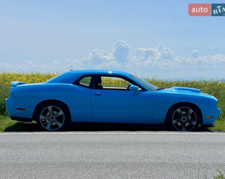 Синій Додж Challenger, об'ємом двигуна 5.65 л та пробігом 105 тис. км за 26900 $, фото 1 на Automoto.ua