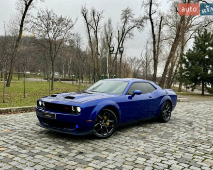 Синій Додж Challenger, об'ємом двигуна 5.65 л та пробігом 22 тис. км за 29999 $, фото 1 на Automoto.ua