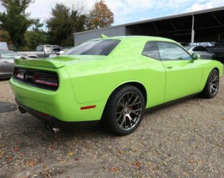 Зеленый Додж Челенджер, объемом двигателя 6.4 л и пробегом 77 тыс. км за 7800 $, фото 5 на Automoto.ua