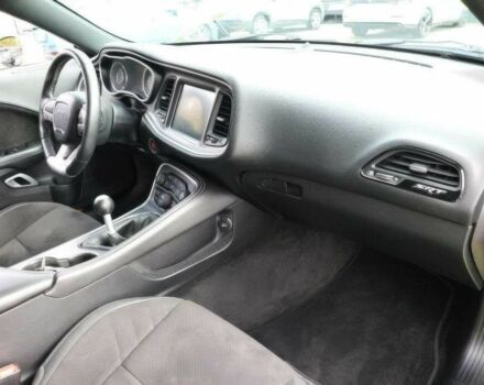 Зеленый Додж Челенджер, объемом двигателя 6.4 л и пробегом 77 тыс. км за 7800 $, фото 7 на Automoto.ua