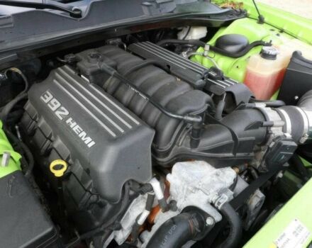 Зеленый Додж Челенджер, объемом двигателя 6.4 л и пробегом 77 тыс. км за 7800 $, фото 13 на Automoto.ua