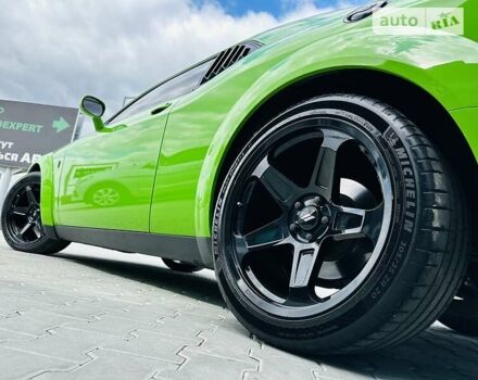 Зеленый Додж Челенджер, объемом двигателя 5.7 л и пробегом 59 тыс. км за 42700 $, фото 9 на Automoto.ua
