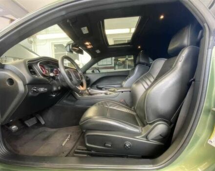 Додж Челенджер 2018 в Львове на Automoto.ua Зеленый Додж Челенджер, объемом двигателя 6.2 л и пробегом 33 тыс. км за 17000 $, фото 7 на Automoto.ua