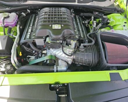 Зеленый Додж Челенджер, объемом двигателя 6.2 л и пробегом 2 тыс. км за 13200 $, фото 8 на Automoto.ua