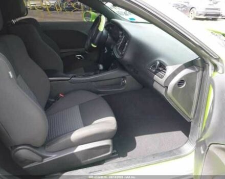 Зелений Додж Challenger, об'ємом двигуна 3.6 л та пробігом 33 тис. км за 9000 $, фото 4 на Automoto.ua