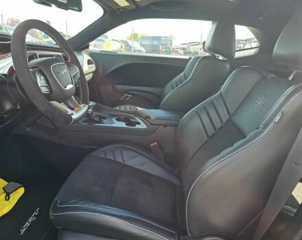 Зеленый Додж Челенджер, объемом двигателя 6.2 л и пробегом 2 тыс. км за 13200 $, фото 5 на Automoto.ua