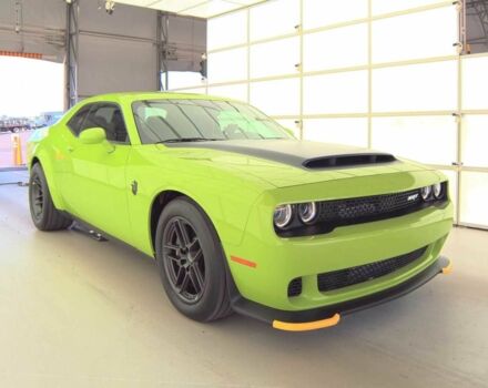 Зеленый Додж Челенджер, объемом двигателя 6.2 л и пробегом 2 тыс. км за 13200 $, фото 2 на Automoto.ua