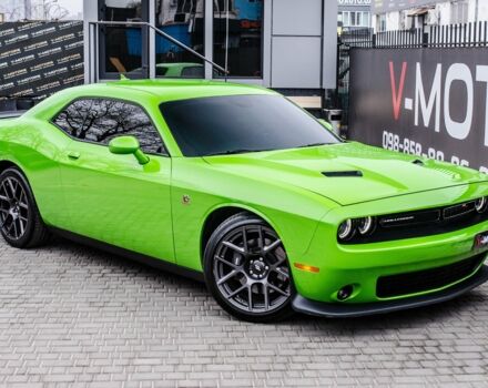 Зелений Додж Challenger, об'ємом двигуна 6.4 л та пробігом 34 тис. км за 41777 $, фото 1 на Automoto.ua