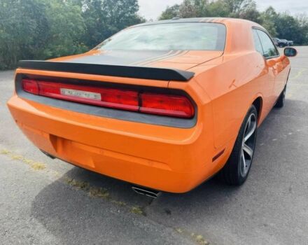 Оранжевый Додж Челенджер, объемом двигателя 5.7 л и пробегом 88 тыс. км за 4100 $, фото 3 на Automoto.ua