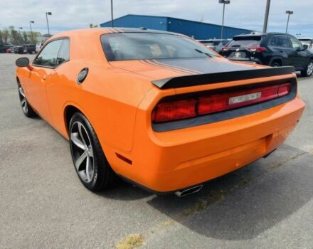 Оранжевый Додж Челенджер, объемом двигателя 5.7 л и пробегом 88 тыс. км за 4100 $, фото 4 на Automoto.ua
