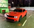 Оранжевый Додж Челенджер, объемом двигателя 5.7 л и пробегом 93 тыс. км за 28000 $, фото 1 на Automoto.ua