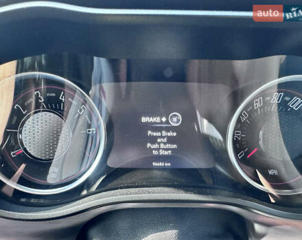 Оранжевый Додж Челенджер, объемом двигателя 3.6 л и пробегом 96 тыс. км за 18990 $, фото 9 на Automoto.ua