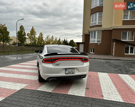 Білий Додж Charger, об'ємом двигуна 3.6 л та пробігом 185 тис. км за 17600 $, фото 5 на Automoto.ua