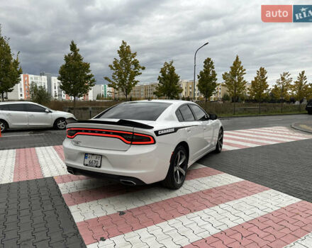 Білий Додж Charger, об'ємом двигуна 3.6 л та пробігом 185 тис. км за 17600 $, фото 7 на Automoto.ua