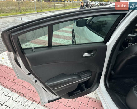 Білий Додж Charger, об'ємом двигуна 3.6 л та пробігом 185 тис. км за 17600 $, фото 28 на Automoto.ua