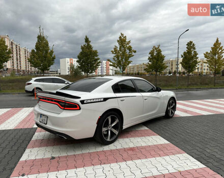 Білий Додж Charger, об'ємом двигуна 3.6 л та пробігом 185 тис. км за 17600 $, фото 8 на Automoto.ua