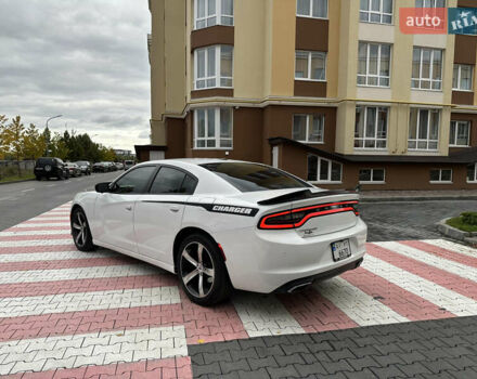 Білий Додж Charger, об'ємом двигуна 3.6 л та пробігом 185 тис. км за 17600 $, фото 4 на Automoto.ua