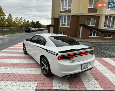 Білий Додж Charger, об'ємом двигуна 3.6 л та пробігом 185 тис. км за 17600 $, фото 18 на Automoto.ua
