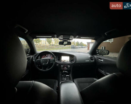 Белый Додж Чарджер, объемом двигателя 3.6 л и пробегом 185 тыс. км за 16800 $, фото 48 на Automoto.ua