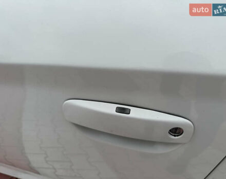 Білий Додж Charger, об'ємом двигуна 3.6 л та пробігом 185 тис. км за 17600 $, фото 19 на Automoto.ua