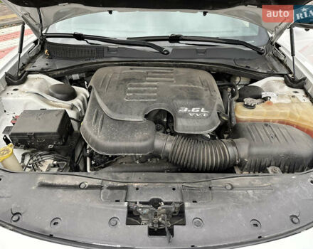 Білий Додж Charger, об'ємом двигуна 3.6 л та пробігом 185 тис. км за 17600 $, фото 36 на Automoto.ua