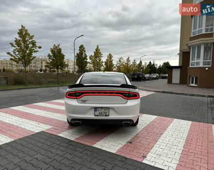 Білий Додж Charger, об'ємом двигуна 3.6 л та пробігом 185 тис. км за 17600 $, фото 6 на Automoto.ua