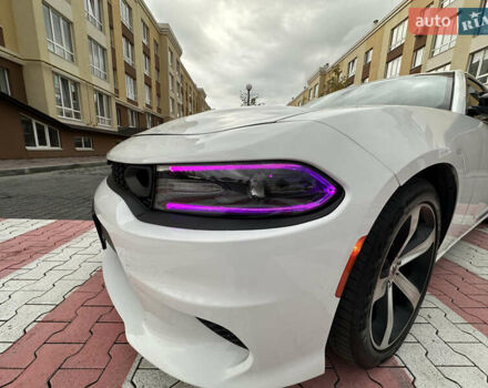 Білий Додж Charger, об'ємом двигуна 3.6 л та пробігом 185 тис. км за 17600 $, фото 38 на Automoto.ua