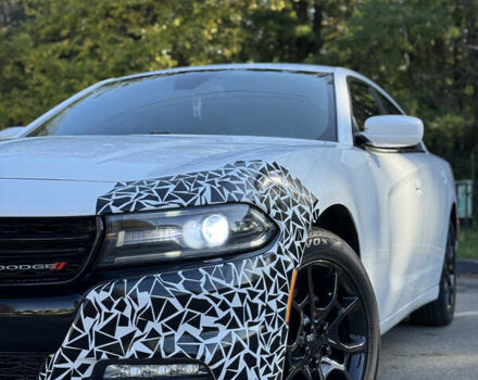 Білий Додж Charger, об'ємом двигуна 3.6 л та пробігом 126 тис. км за 20400 $, фото 1 на Automoto.ua