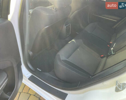 Білий Додж Charger, об'ємом двигуна 3.61 л та пробігом 78 тис. км за 19500 $, фото 11 на Automoto.ua