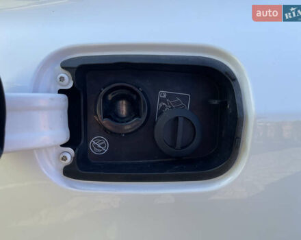 Білий Додж Charger, об'ємом двигуна 3.61 л та пробігом 78 тис. км за 19500 $, фото 27 на Automoto.ua