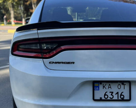 Білий Додж Charger, об'ємом двигуна 3.6 л та пробігом 126 тис. км за 20400 $, фото 22 на Automoto.ua