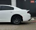 Додж Чарджер 2016 в Киеве на Automoto.ua Белый Додж Чарджер, объемом двигателя 5.7 л и пробегом 215 тыс. км за 19500 $, фото 5 на Automoto.ua
