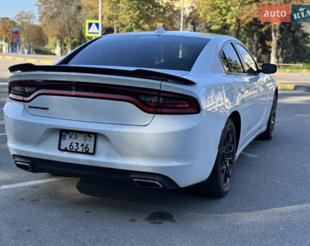 Білий Додж Charger, об'ємом двигуна 3.6 л та пробігом 126 тис. км за 20400 $, фото 20 на Automoto.ua