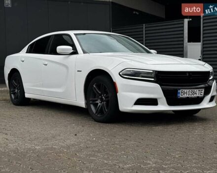 Додж Чарджер 2016 в Киеве на Automoto.ua Белый Додж Чарджер, объемом двигателя 5.7 л и пробегом 215 тыс. км за 19500 $, фото 1 на Automoto.ua