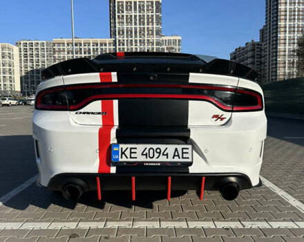 Білий Додж Charger, об'ємом двигуна 5.65 л та пробігом 140 тис. км за 25999 $, фото 11 на Automoto.ua