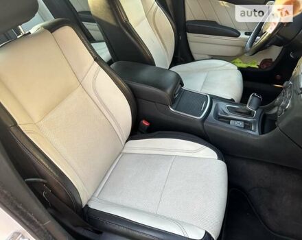 Белый Додж Чарджер, объемом двигателя 3.6 л и пробегом 95 тыс. км за 23000 $, фото 26 на Automoto.ua