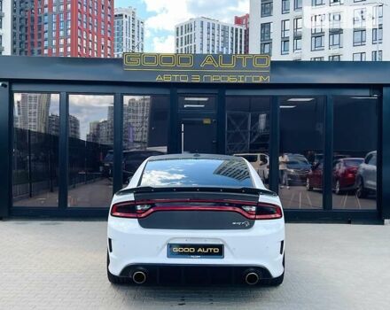 Білий Додж Charger, об'ємом двигуна 6.2 л та пробігом 47 тис. км за 55500 $, фото 4 на Automoto.ua