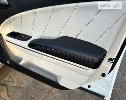 Белый Додж Чарджер, объемом двигателя 3.6 л и пробегом 95 тыс. км за 23000 $, фото 27 на Automoto.ua