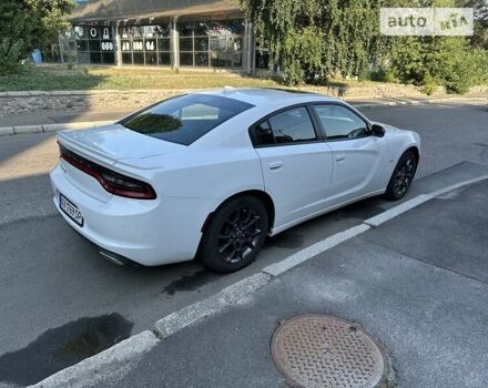 Белый Додж Чарджер, объемом двигателя 3.6 л и пробегом 95 тыс. км за 23000 $, фото 6 на Automoto.ua