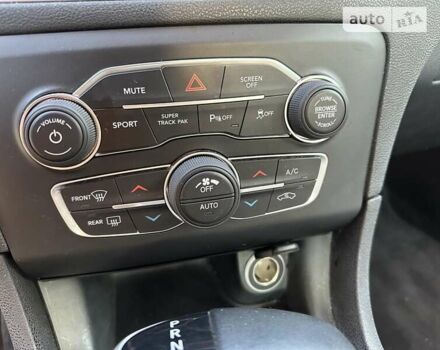 Белый Додж Чарджер, объемом двигателя 3.6 л и пробегом 95 тыс. км за 23000 $, фото 20 на Automoto.ua