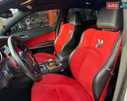 Белый Додж Чарджер, объемом двигателя 6.4 л и пробегом 83 тыс. км за 30900 $, фото 16 на Automoto.ua