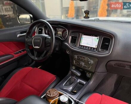 Белый Додж Чарджер, объемом двигателя 6.4 л и пробегом 83 тыс. км за 30900 $, фото 29 на Automoto.ua