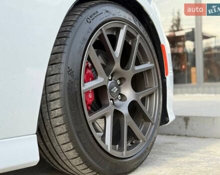 Белый Додж Чарджер, объемом двигателя 6.4 л и пробегом 83 тыс. км за 30900 $, фото 9 на Automoto.ua