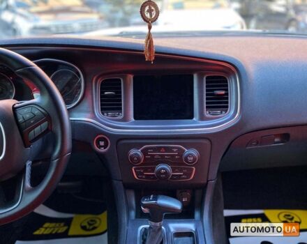 Білий Додж Charger, об'ємом двигуна 6.4 л та пробігом 63 тис. км за 38500 $, фото 14 на Automoto.ua