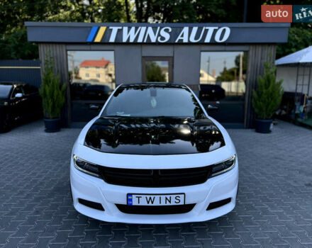 Білий Додж Charger, об'ємом двигуна 3.6 л та пробігом 81 тис. км за 15900 $, фото 13 на Automoto.ua