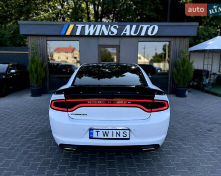 Білий Додж Charger, об'ємом двигуна 3.6 л та пробігом 81 тис. км за 15900 $, фото 20 на Automoto.ua