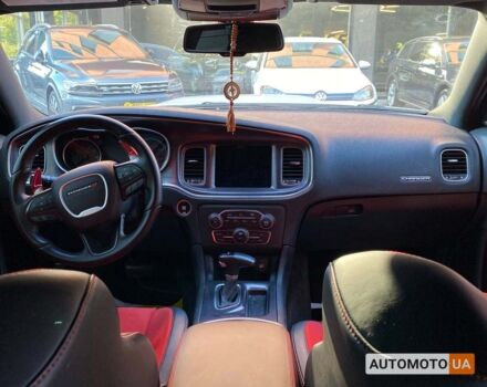 Білий Додж Charger, об'ємом двигуна 6.4 л та пробігом 63 тис. км за 38500 $, фото 13 на Automoto.ua